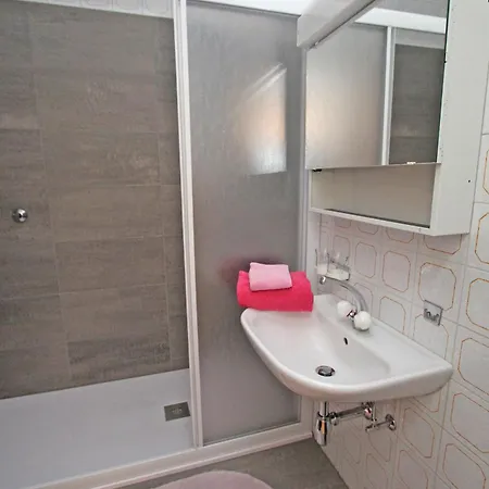 Alle Vigne, 1 Stock By Holap Sa * 阿斯科纳